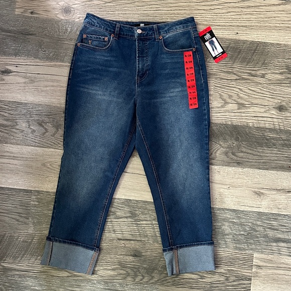 Frye NWT hi-rise jeans Amari‎ wash cuffed women’s size 8/29 - Picture 2 of 11